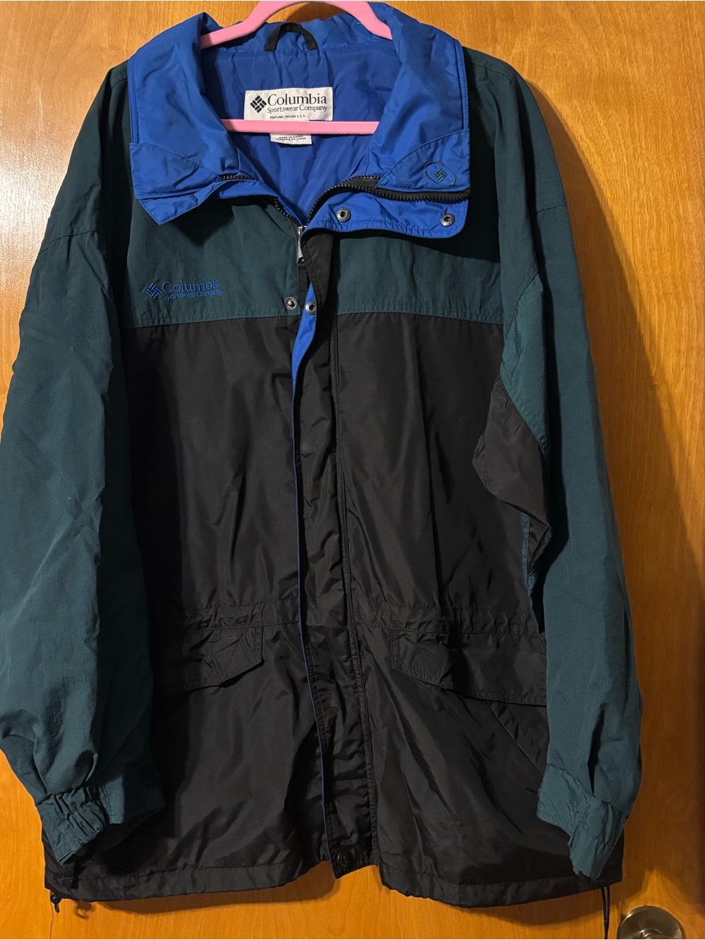 Columbia Men’s Black and Teal Outdoor Rain Jacket with Blue Collar